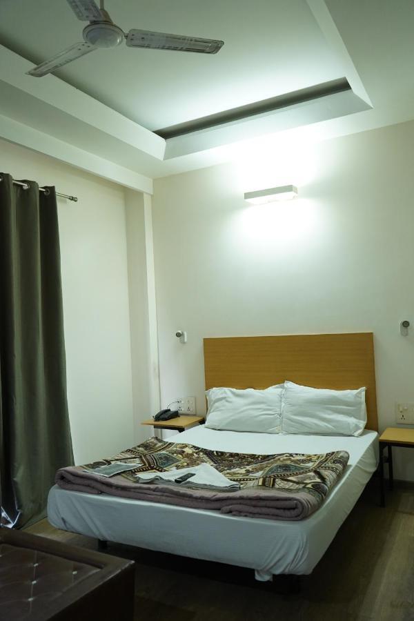 Fabhotel Sky Land Delhi  Esterno foto